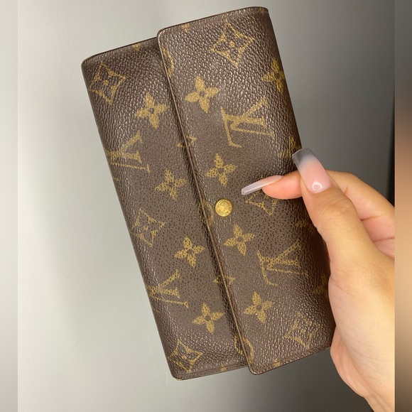 *SOLD 💘*****LV Monogram Sarah Wallet 💳 - Picture 6 of 11